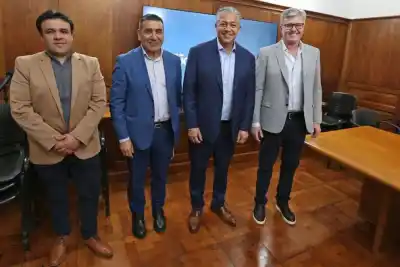 Figueroa se sentó con los intendentes de la Comarca: las 33 obras que ya tienen lugar en el presupuesto 2027