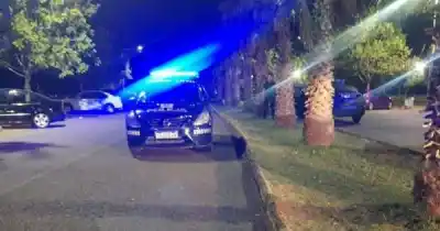 Lo pararon por andar haciendo maniobras en el Parque: la moto no era lo que decía ser
