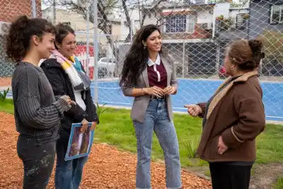 El basural de Villa Talleres que ahora tiene cancha de fútbol y hasta cámara de seguridad