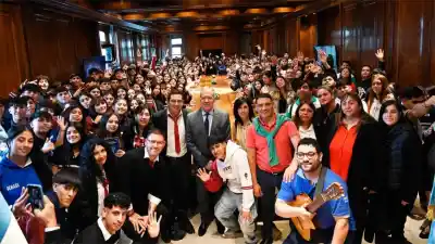 Más de 300 jóvenes del interior fueron recibidos en un lugar emblemático: lo que sucedió dejó una huella imborrable