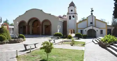 Se casó, bautizó a sus cinco hijos allí y ahora ese templo de Rawson pide ayuda urgente