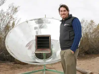 Diseña herramientas para el campo, pero el saber clave lo encontró entre artesanas mapuches