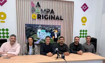 El castillo de Parque Luro abre de noche: adentro, la historia se actúa y se brinda con vino pampeano