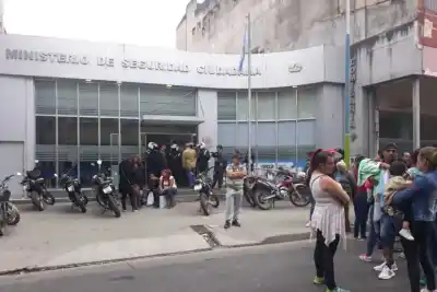 Intento de Motín en Comisaría de Tucumán Deja Dos Mujeres Hospitalizadas