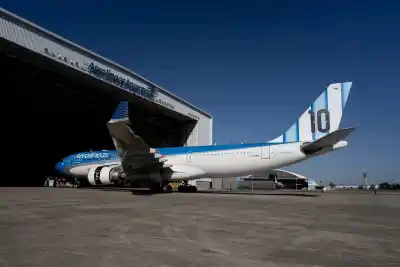 Aerolíneas cerró dos años en verde y el combustible la devolvió al rojo: cuánto perdió