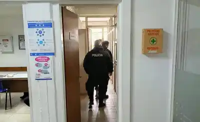 Llegó tarde al Concejo de Trelew, le descontaron el día y terminó con la Policía adentro