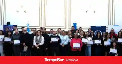 La ministra Boggio entregó certificados a 140 estatales: qué dos cursos aprobaron