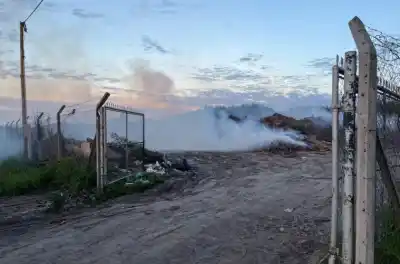 Cuatro focos activos y humo sobre la ruta 23: Ambiente le puso un freno a un municipio