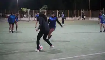 La final del fútbol femenino bandeño se definió en el Patinódromo y dejó un campeón inesperado