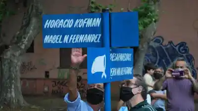 Ponen en valor una esquina de Lomas que homenajea a tres vecinos: quiénes eran