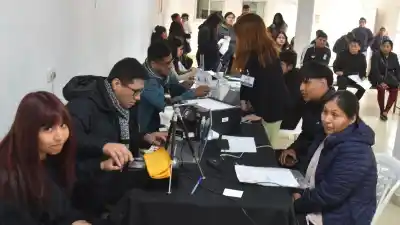 Bolivianos en Caleta Olivia ya pueden renovar su cédula sin salir de la ciudad: hasta cuándo