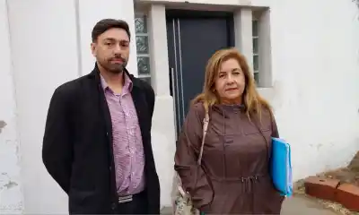 Llegó tarde al Concejo de Trelew, le avisaron que no cobraba el día y terminó en la comisaría