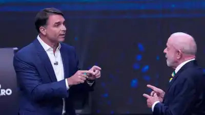 Lula y Flávio Bolsonaro pactaron abrir sus cuentas, pero uno ya los acusa de "cortina de humo"