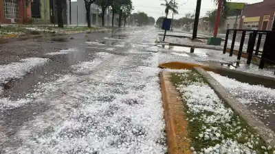 Cayeron piedras como huevos en el sur de Rafaela y una familia debió dejar su casa