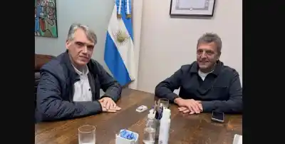 Kosiner cerró con Massa y apunta a un frente que incomoda a Milei