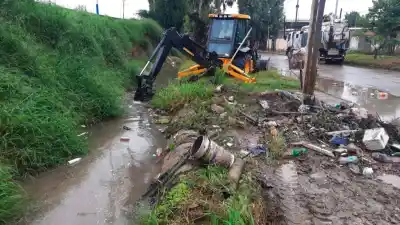 Las intensas lluvias desataron un operativo secreto en las calles: esto fue lo que encontraron
