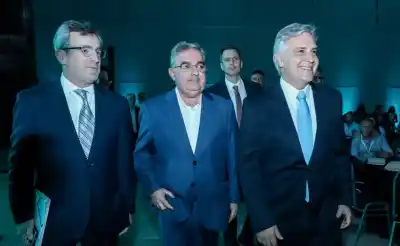 Llaryora redobló el reclamo a la Nación por la Ley de Autopartes: la fecha límite que pone en jaque a la industria