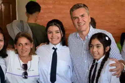 En El Impenetrable, Zdero dejó inaugurada una escuela que estaba "totalmente destrozada"