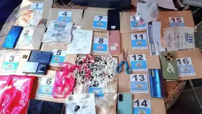 Entraron a allanar en la cortada Wirth y se toparon con 263 envoltorios de cocaína