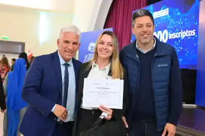 Valentina enseña con IA en salas de 3: qué hizo con las manos de sus alumnos
