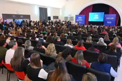 San Luis ya tiene 1.300 docentes formados en IA: la cifra que Poggi puso sobre la mesa