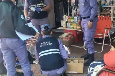 Lo agarraron cambiándose de ropa en plena calle: adentro de la mochila había una compra de $215.000