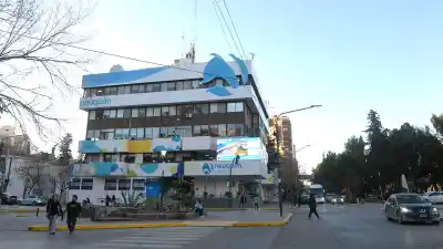 El asistente virtual de Neuquén ya resuelve 85.300 consultas al mes: a qué hora lo usan más