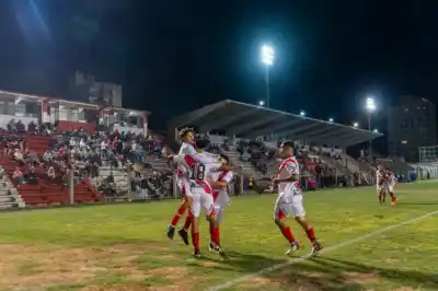 Guaraní se quedó con el partido en los escritorios y ahora define su futuro en los cuartos