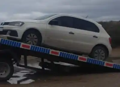 Patrullaban El Doradillo y los sorprendieron con las manos en un auto
