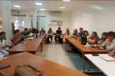 Docentes entrerrianos cobran $910.000 y la canasta llega a $1.632.505: el número que AGMER puso sobre la mesa