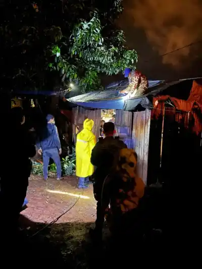 El granizo les rompió el techo a cuatro familias de Aristóbulo del Valle