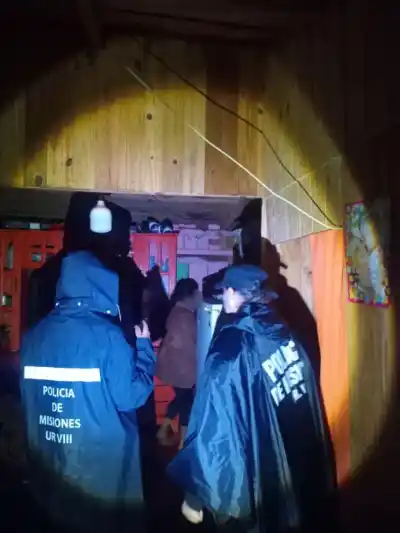 El viento le arrancó la mitad del techo y la familia terminó en la calle