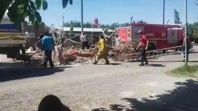 Cayó al pozo que él mismo construía y quedó atrapado: el operativo que sorprendió a Albardón