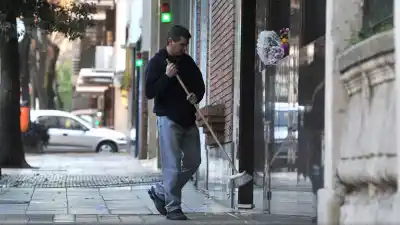 Los encargados de edificio ya saben cuánto van a cobrar en noviembre: el número que cambia según dónde vivan