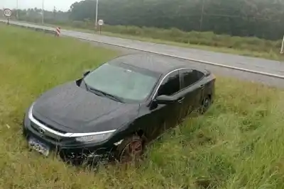Cuatro personas viajaban en el Honda Civic: lo que pasó en el kilómetro 182 de la Autovía Artigas