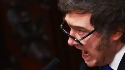 El dato de la encuesta que Milei no quería que se supiera: solo llega a fin de mes con la mitad del rechazo