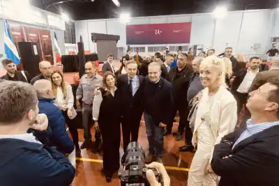 Pichetto reunió a medio Río Negro en Viedma y las cámaras apuntaron a una foto clave