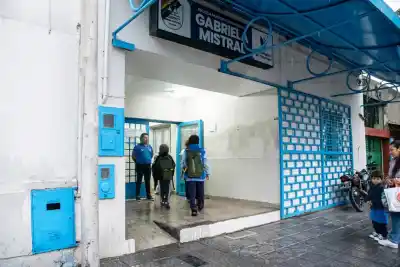 La Escuela Gabriela Mistral ya tiene luz verde para la compra, pero nadie podrá pagar más de lo que fijaron
