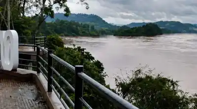 Los ríos no dan tregua en Misiones: crecen el Paraná, el Iguazú y el Uruguay