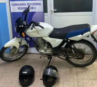 Le rompió el ventanal a martillazos, pero no contó con quién estaba del otro lado
