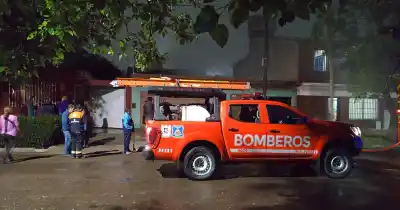 Se les prendió fuego la casa y terminaron internados por lo que hicieron antes de que llegaran los bomberos