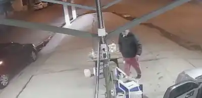Le mostró el comprobante de la transferencia, se fue con el auto lavado y el dinero nunca llegó