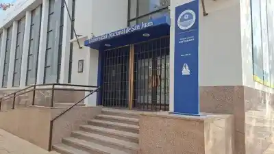 La UNSJ se baja de la apelación, pero los padres van por más: los 42 días que no cierran