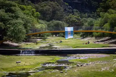 Vecinos de San Marcos Sierras sin aviso: la alerta que Defensa Civil va casa por casa