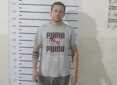 Le pegó una patada a su expareja embarazada de 36 semanas: lo que encontró la policía al entrar