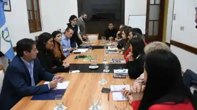 Docentes y Gobierno se sentaron a negociar el sueldo 2027: qué quedó para el lunes