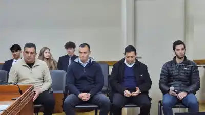 Compraron 150 computadoras, abrieron el galpón y no era lo que habían pagado