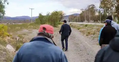 Viven 40 familias junto al Jáchal y el COEM ya intervino en la Costanera