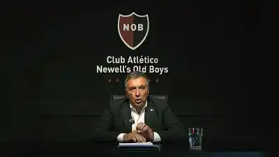 Newell's echó a sus ex dirigentes: la asamblea que terminó con Astore fuera del club