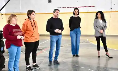 Merino recorrió la Escuela N°720 y destrabó las obras que necesita para la jornada completa
